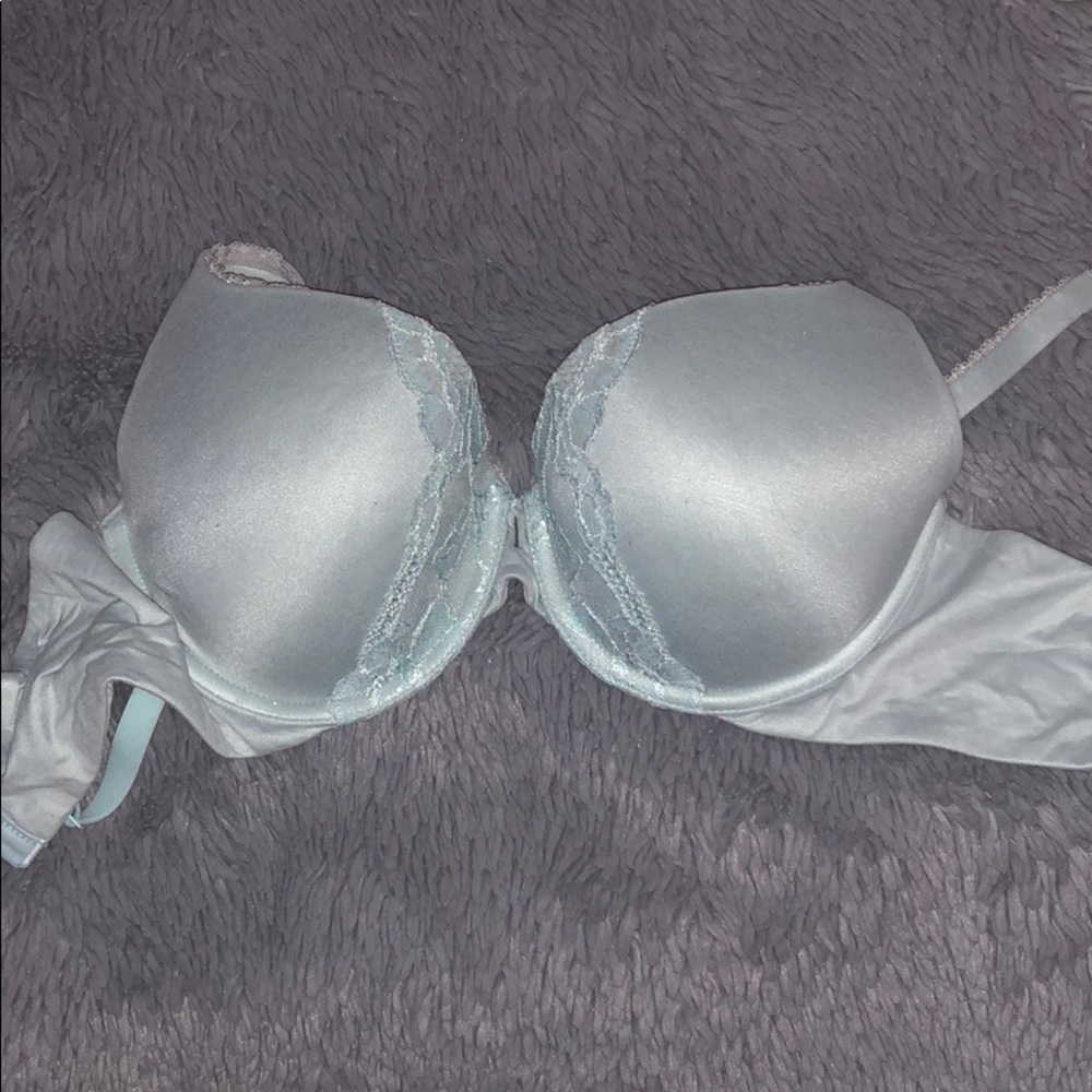 Victoria secret body by Victoria bra